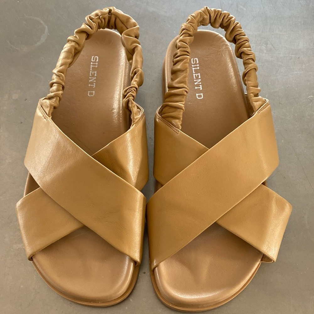 Silent D Sandals